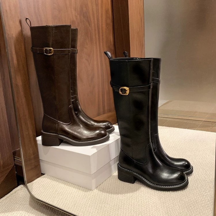 牛皮版~秋冬新款金属扣带粗跟高筒长靴女英伦时尚百搭增高骑士靴