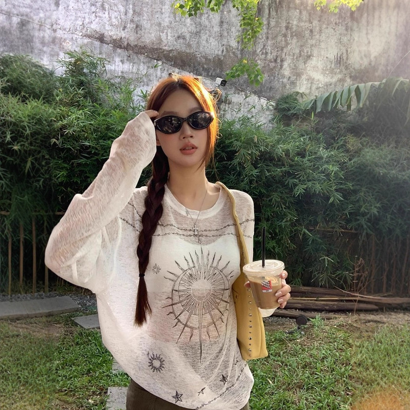 [Sun Protection Fabric] Korean Style Printed Long-Sleeved T-Shirt for Women in Summer, Loose and Slimming Look, Trendy Sun Protection Top for Hot Girls