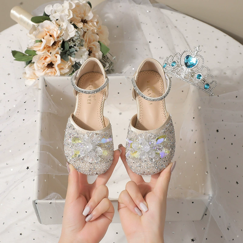 Сандалии для девочек Детские хрустальные кроссовки принцессы Весна и Лето 2025