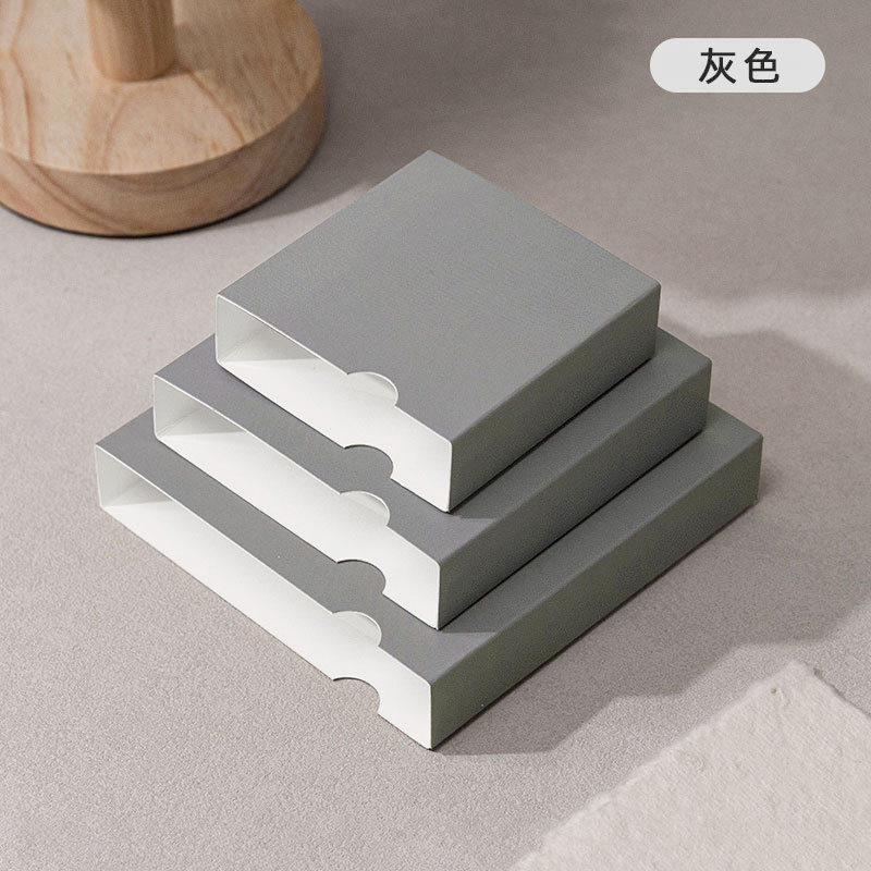 Funda de papel gris; 7*7*2cm