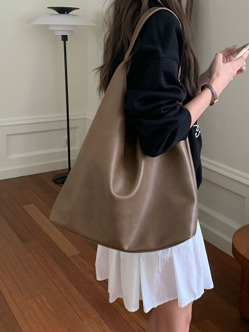 Women's Large Soft Leather Shoulder Tote Bag For Daily Commuting_voghion.com