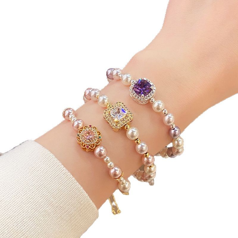 Elegant fashionable geometric bracelet with zircon