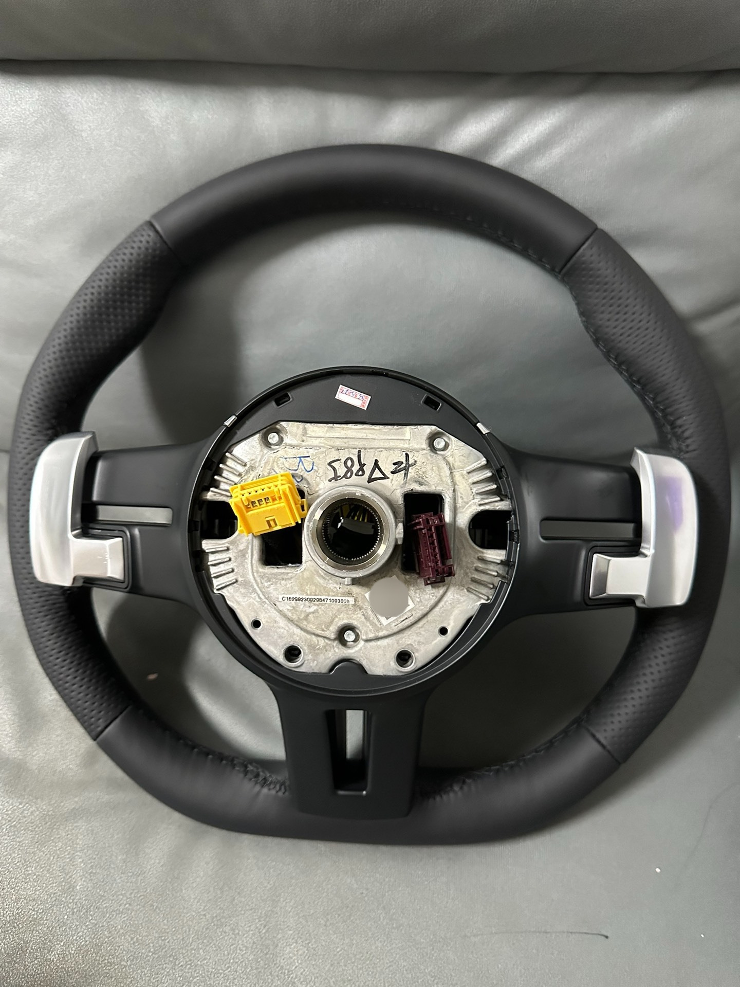 Custom modified new Mercedes-Benz E series steering wheel e260E300e53e350eL Dragonfly black genuine leather assembly