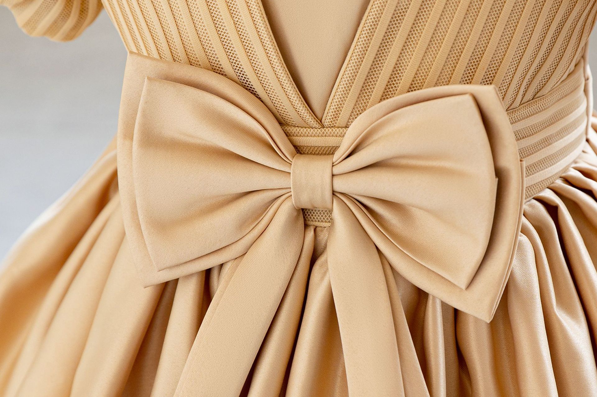 Robe d'anniversaire pour enfant Robe d'anniversaire pour enfant Robe de princesse de première année à rayures en satin avec nœud_voghion.com