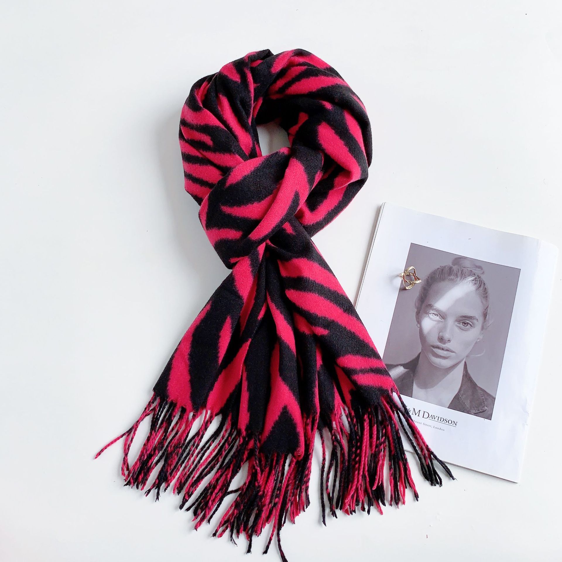 Femmes Élégant Dame Géométrique Imitation Cachemire Foulard display picture 3