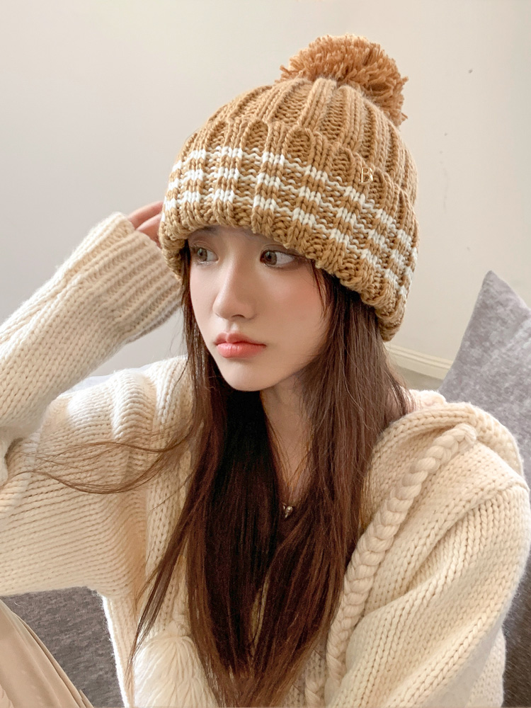 Women's Basic Solid Color Eaveless Wool Cap display picture 3
