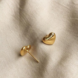 Универсальные базовые милые трехмерные небольшие дизайнерские серьги из нержавеющей стали в виде сердечка, тренд сезона