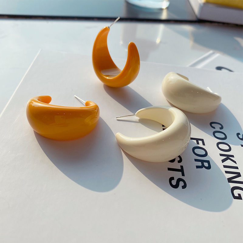 Fashion circle white candy color resin earrings