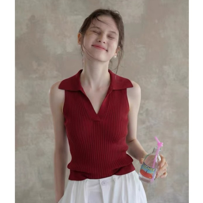 Red Retro Hong Kong Style Polo Shirt Knitted Vest for Women, Suitable for Summer Wear, with a High-End Feel, Stunning V-Neck Sleeveless Top