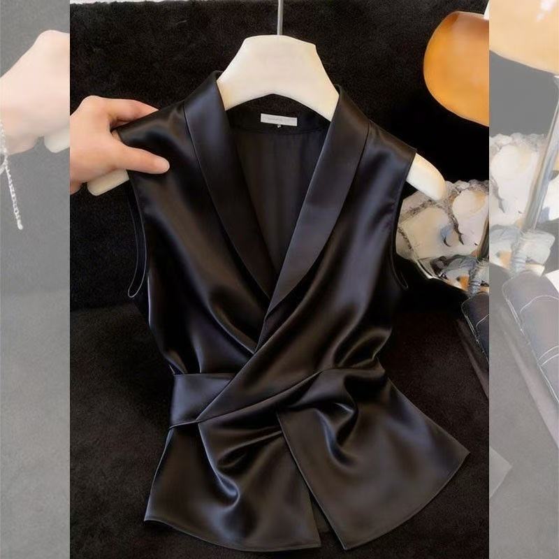 Black V-Neck Sleeveless Vest Shirt for Women, 2026 Summer New Design, Waist-Cinching, Slimming, Versatile, Stylish Top Black V-Neck Sleeveless Vest Shirt for Women, 2026 Summer New Design, Waist-Cinching, Slimming, Versatile, Stylish Top