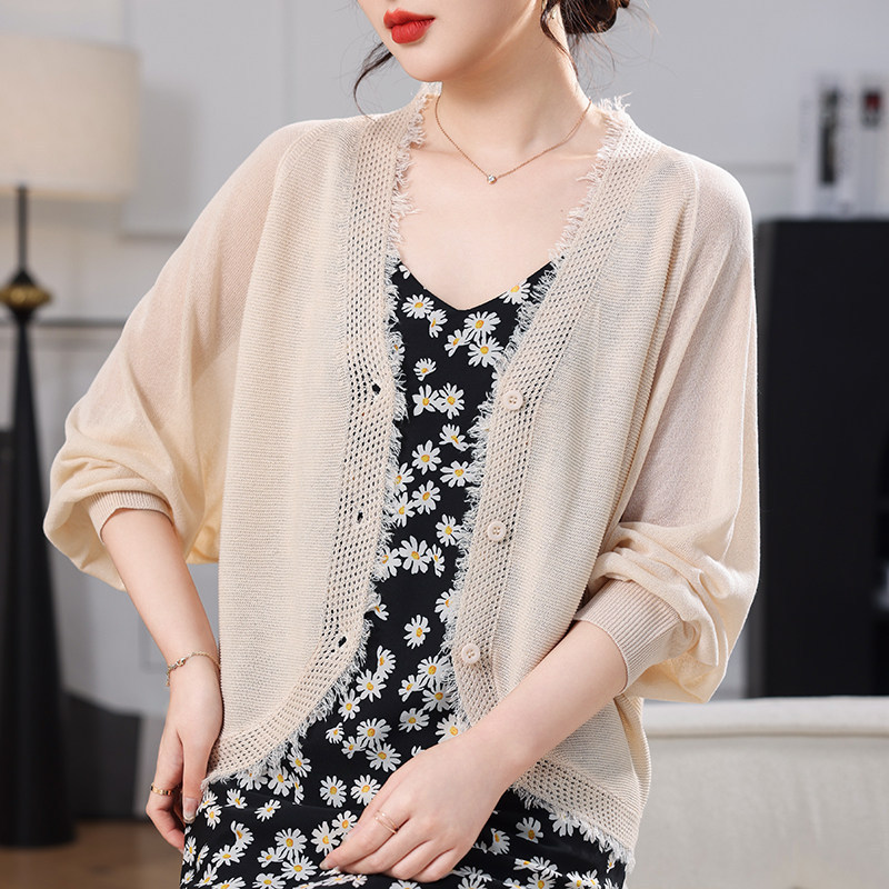 Tassel Knitted Cardigan for Women, Summer Short Style, Paired with a Skirt, Beautiful and Stylish, Loose Fit, Slimming, Ice Silk Thin Jacket Tassel Knitted Cardigan for Women, Summer Short Style, Paired with a Skirt, Beautiful and Stylish, Loose Fit, Slimming, Ice Silk Thin Jacket