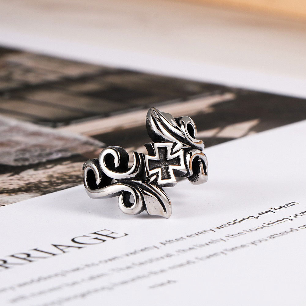 Retro fashionable sophisticated ring stainless steel