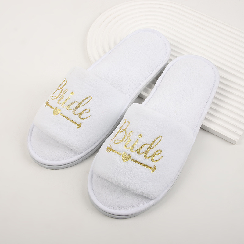 Disposable slippers bright face English letters bridesmaid bride golden opening printing slippers wholesale non-slip Disposable slippers bright face English letters bridesmaid bride golden opening printing slippers wholesale non-slip