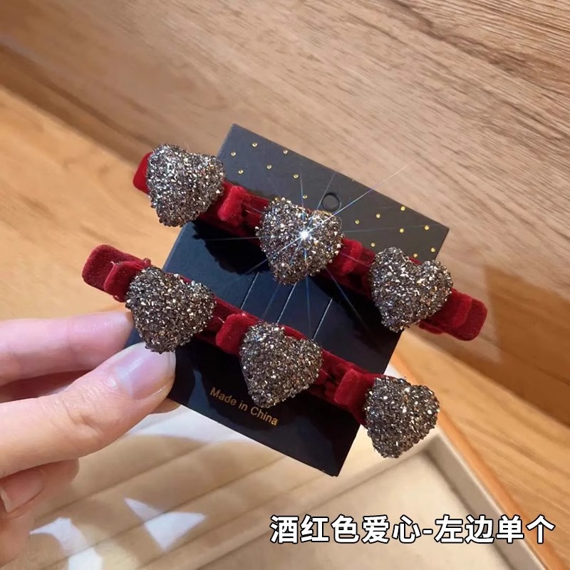 Niños de Año Nuevo acabado de cabello roto artefacto de otoño y invierno flocado rojo amor trenzado clip de cabello para mujeres flanqueado clip