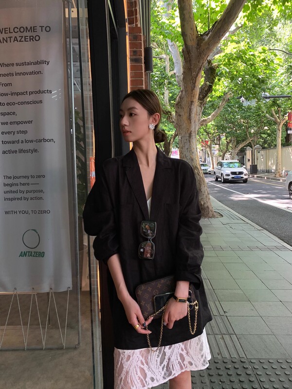 ZHAIAIAIA 黑色极简长袖衬衫女早秋款时尚防晒衫宽松通勤亚麻衬衣|undefined