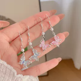 耳钉;耳环;耳圈