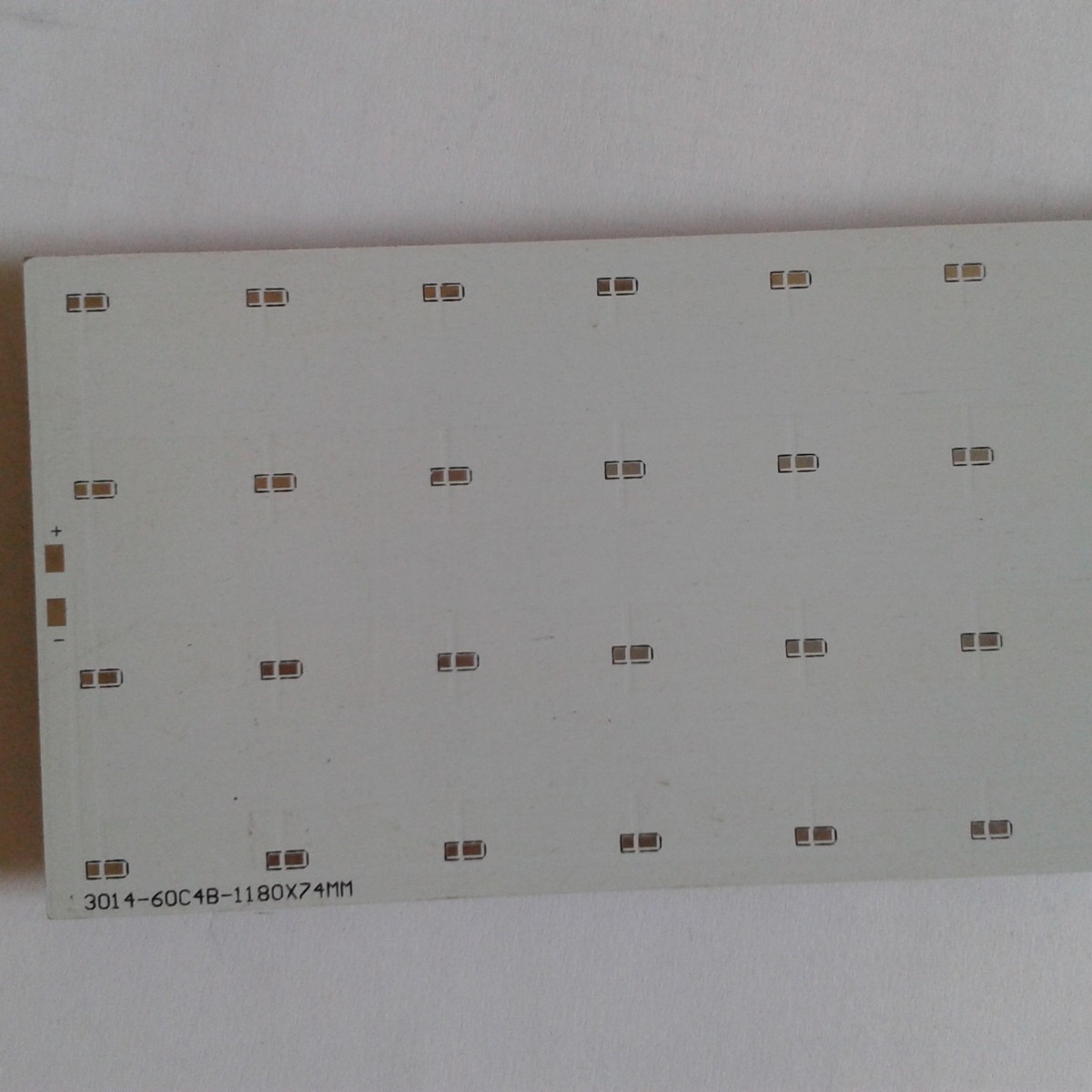 3014日光灯铝基板PCB线路板60C4B240灯鸿祺麟科技铝基板pcb工厂