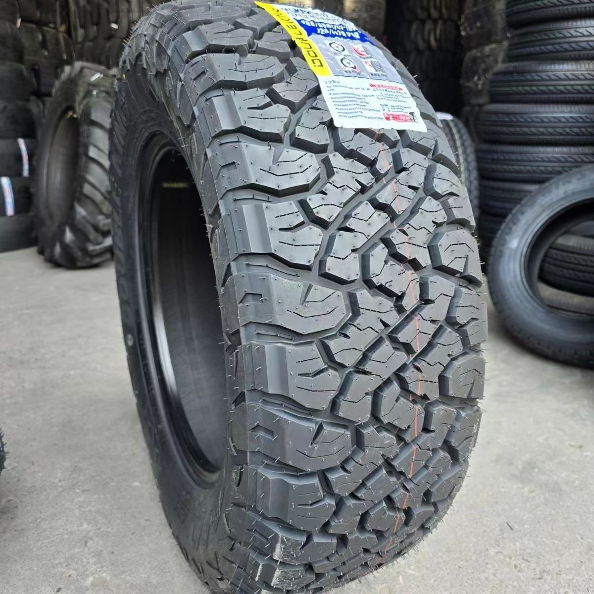 Off-Road Tires 275/65R18Lt Thickened at Off-Road Tires for Nissan Patrol, Ford F-150, and Toyota Tundra 275/65R18
