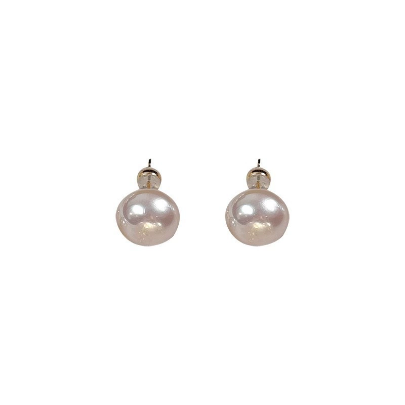 Earrings from pearl, small design ear clips