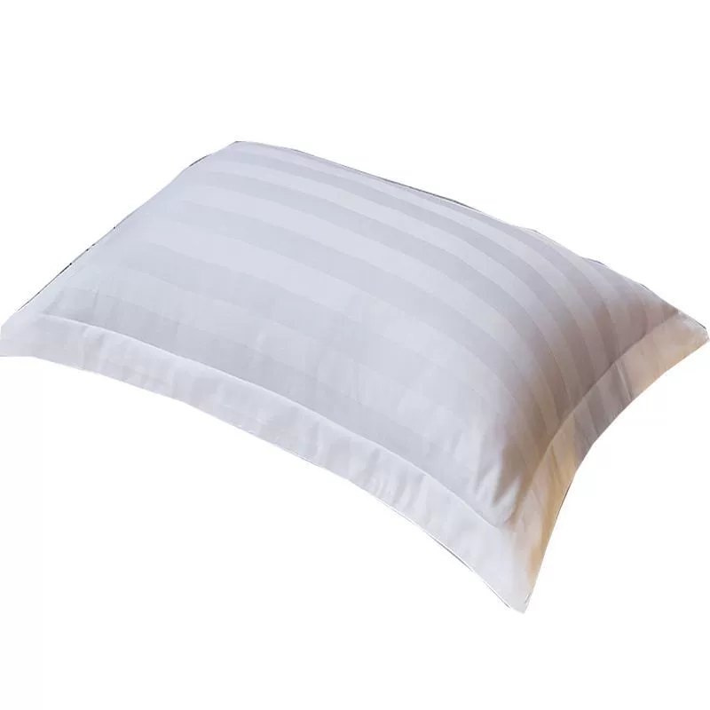 Room bedspread, white pillowcase, increased thickness