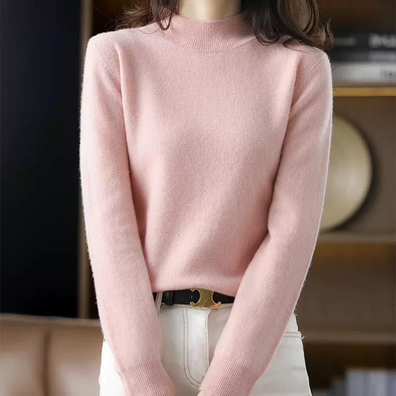 Вязаный свитер с полувысоким воротником для женщин, короткий осенне-зимний пуловер, однотонный свободный свитер, базовый слой, доступен для оптовой продажи, свободный и стройнящий.