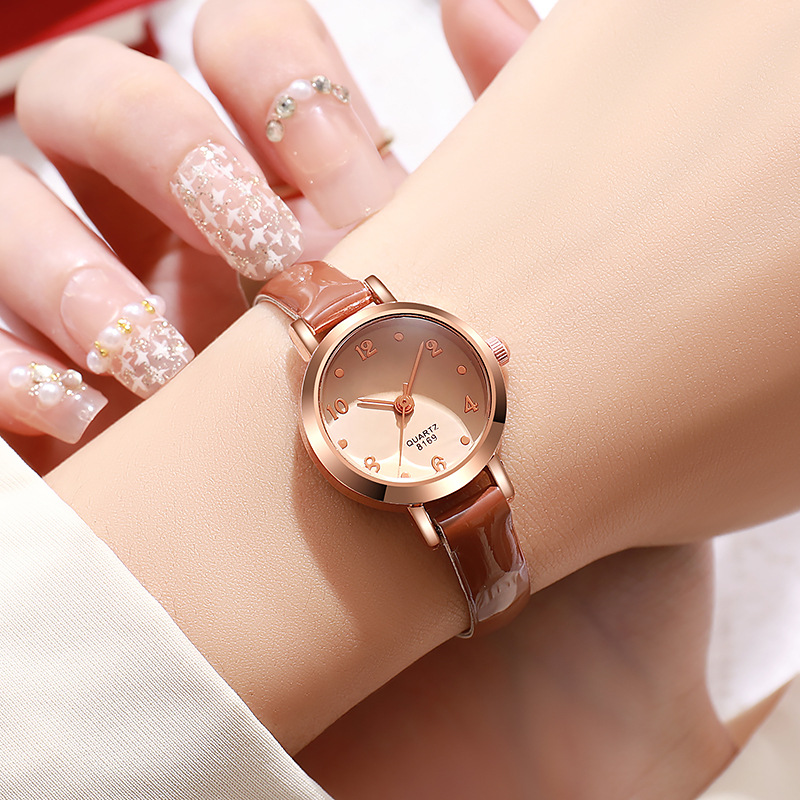 Disco mini temperamento simple y compacto temperamento casual versátil reloj de nicho de chicas relojes de estudiantes al por mayor