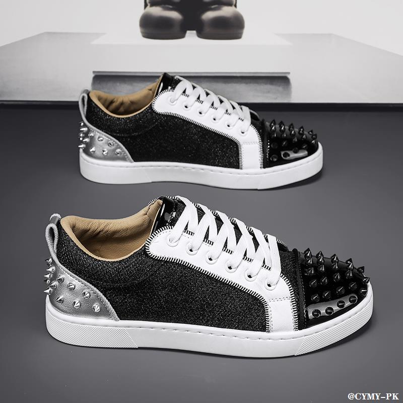 Zapatos de hombre de otoño 2025, nuevos zapatos de moda casuales de clavos de clavos, zapatos de plancha de trabajo negro bajo