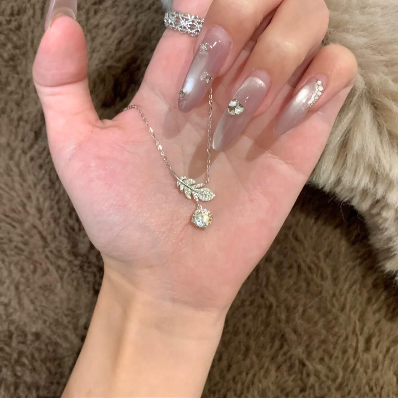 Sparkling Feather Zircon Necklace for Women, Light Luxury Niche Ins Style, Elegant Pendant Clavicle Chain, Gift for Girlfriend