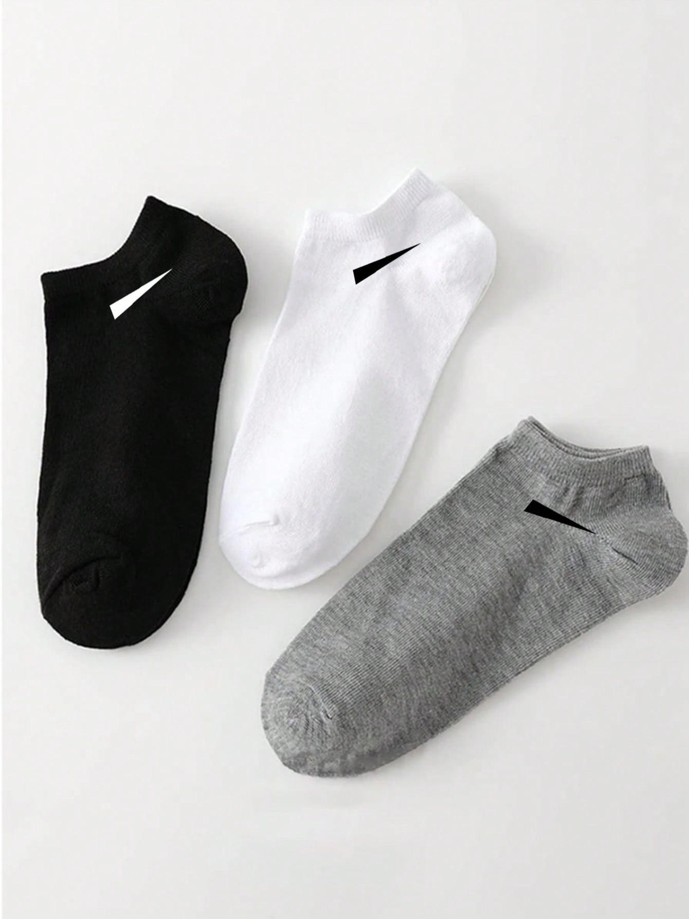 Nuevos productos transfronterizos Calcetines de verano para hombres Calcetines de barco Placa gris blanco y negro Calcetines invisibles de boca baja de corte bajo Calcetines finos de poliéster y algodón para hombres