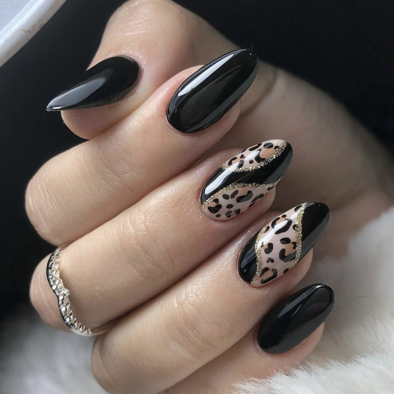 Winter Leopard Print Stitching Wear Armor Short Simple Glitter Nail Art False Nail Black Solid Color Almond Armor Nail Pieces