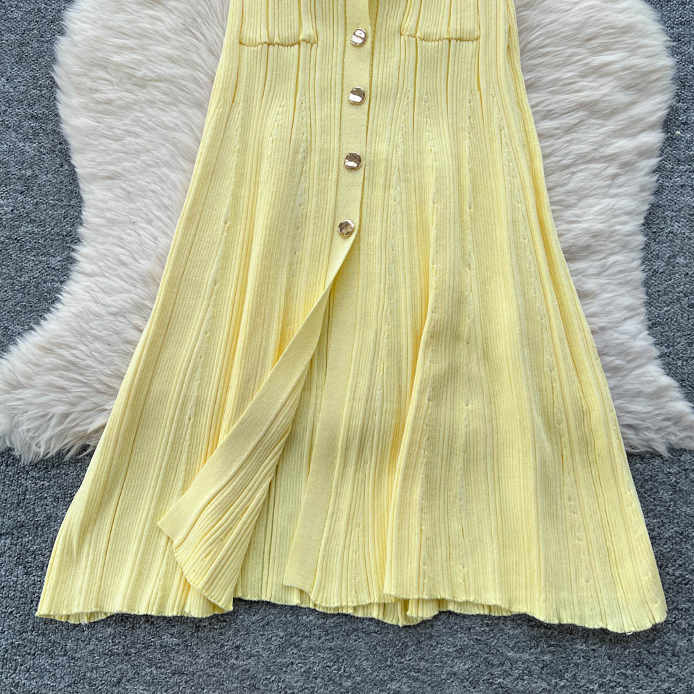 Elegantes Damen Strickkleid Mit Revers Und Knopfleiste Lang_voghion.com