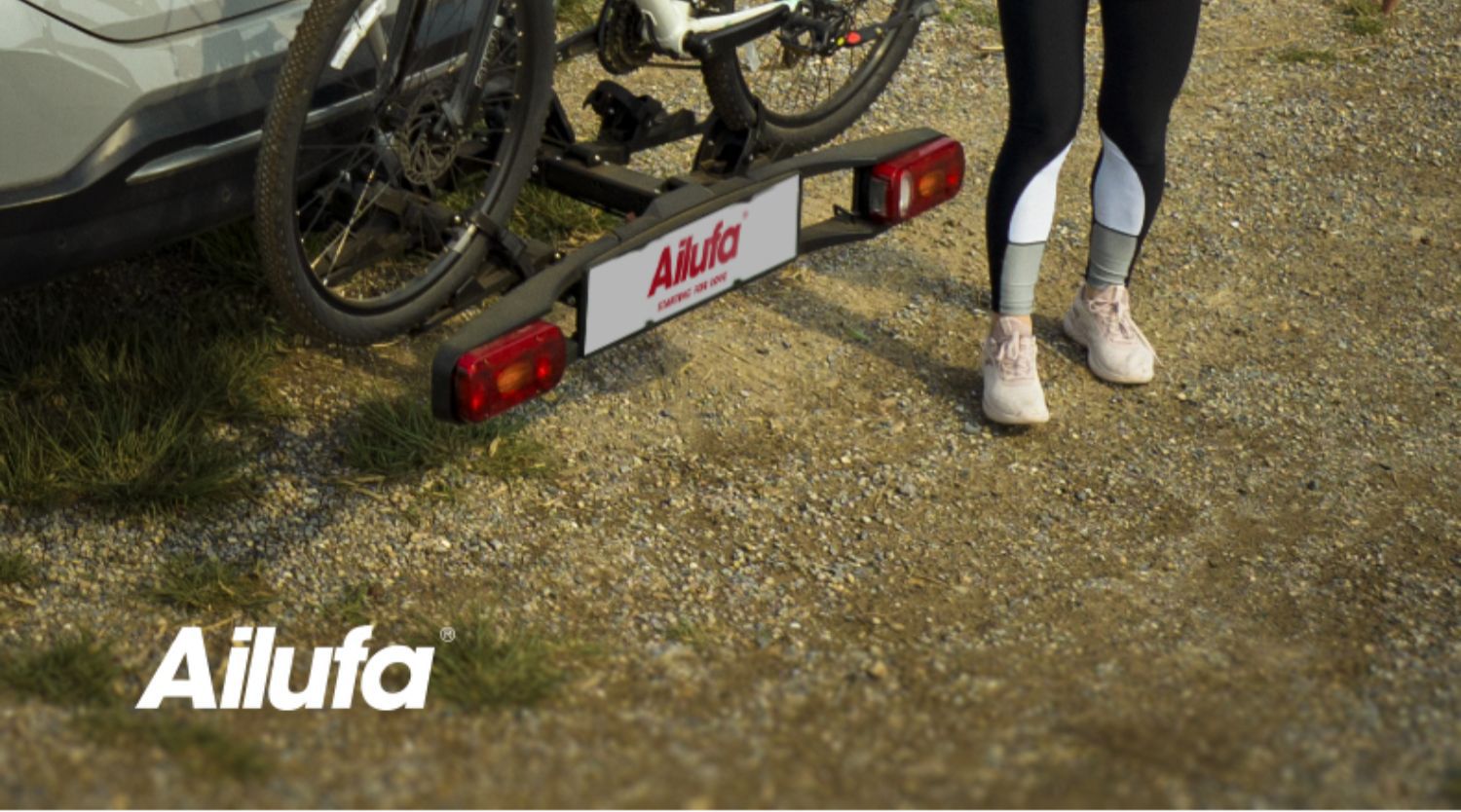 European Style 13-Pin Foldableable Rear Tow Bicycle Rack European Style Trailer Hook Car Bicycle Bracket with Light Wholesale