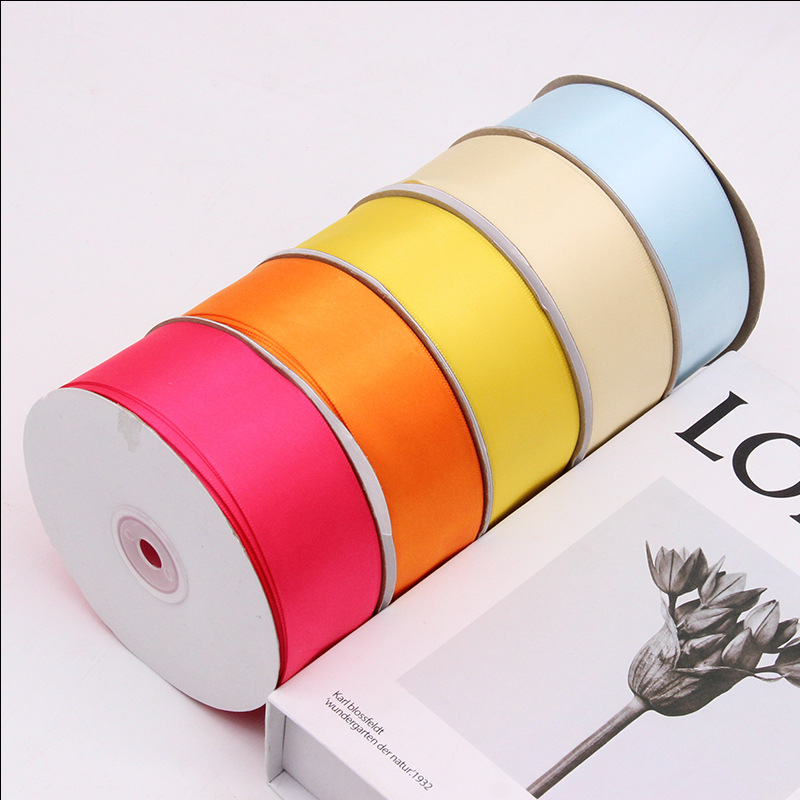 Yiwu fábrica 3,8 cm cinta de poliéster mate 100 yardas/rollo regalo embalaje cinta al por mayor