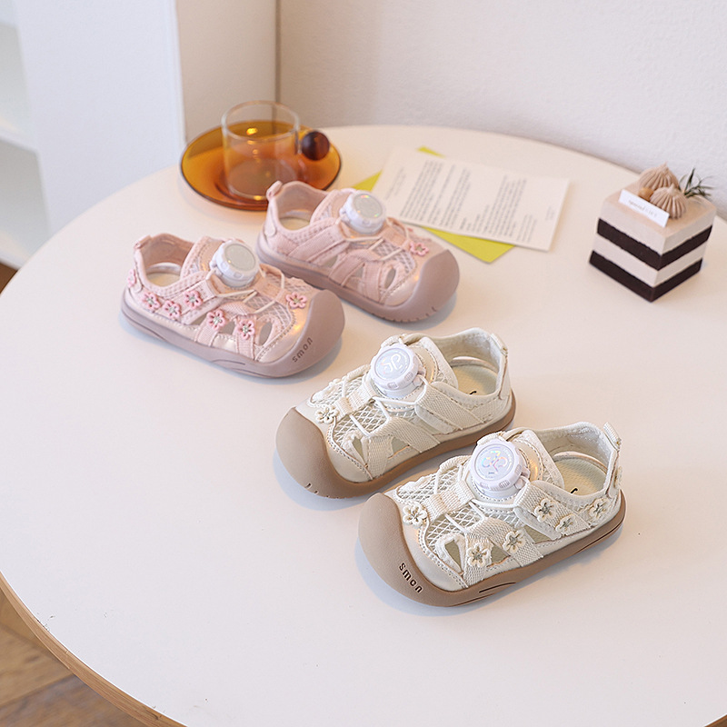 Children's fashionable sandals