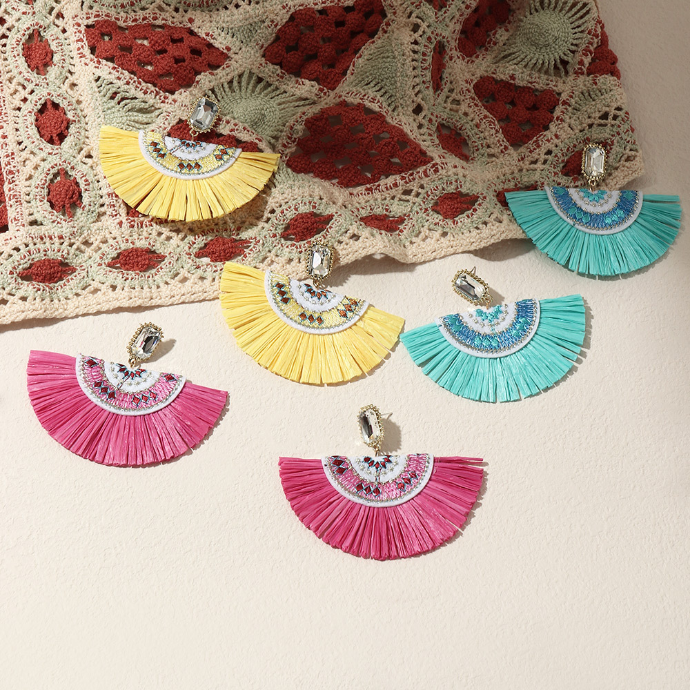 Wholesale Jewelrycolor Raffia Embroidery Fan Shape Ethnic Style Earrings Nihaojewelry display picture 3