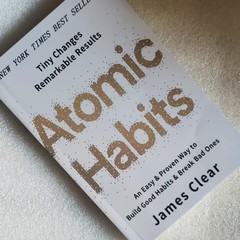 Atomic Habits 良い習慣を築き、悪い習慣を破る簡単な方法 英語版 Atomic Habits