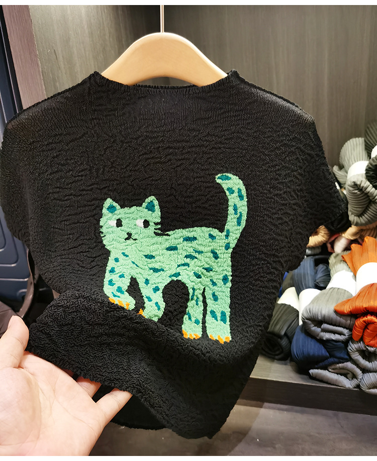 Áo thun nữ cổ tròn xếp ly nhẹ mỏng họa tiết mèo hoạt hình jacquard — đen, Màu trắng nhạt, màu xám chi tiết 17