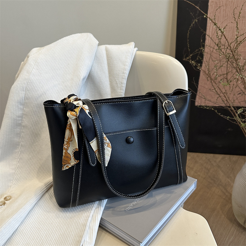 Bolsos para mujer 2025 verano nuevo estilo bolso de mensajero bolso de viaje de moda gran capacidad sentido de alta calidad portátil de un solo hombro 228