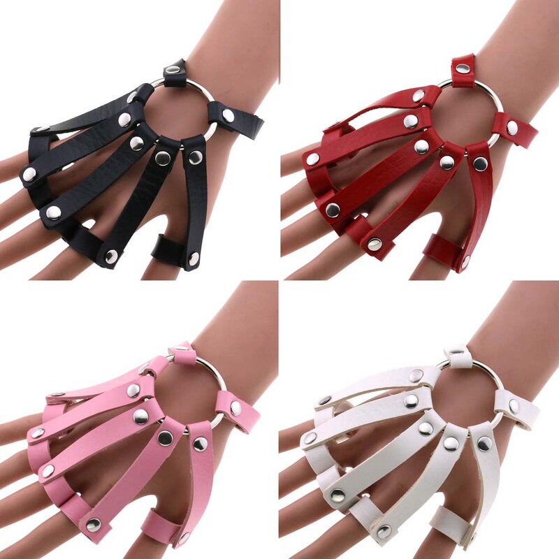 Gothic trend European and American fashion five-finger circle hand guard bracelet hand Ring super cool personality claw gloves bracelet Gothic trend European and American fashion five-finger circle hand guard bracelet hand Ring super cool personality claw gloves bracelet