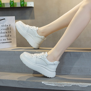 2026���¿��^��ţƤС��ЬŮ�͹��L�r�аٴ������ߕr�����e��Ь