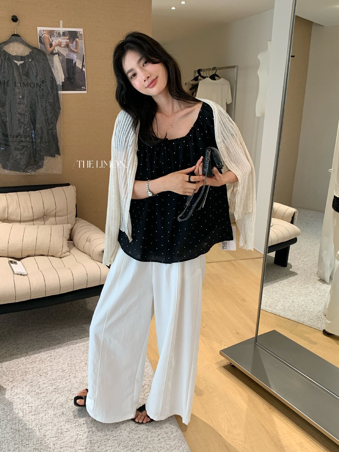Áo sơ mi nữ tay bồng chấm bi phong cách Nhật, cổ dây rút, dáng suông trẻ trung — màu đen, màu trắng, xanh lá cây chi tiết 20