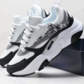 White and black lines