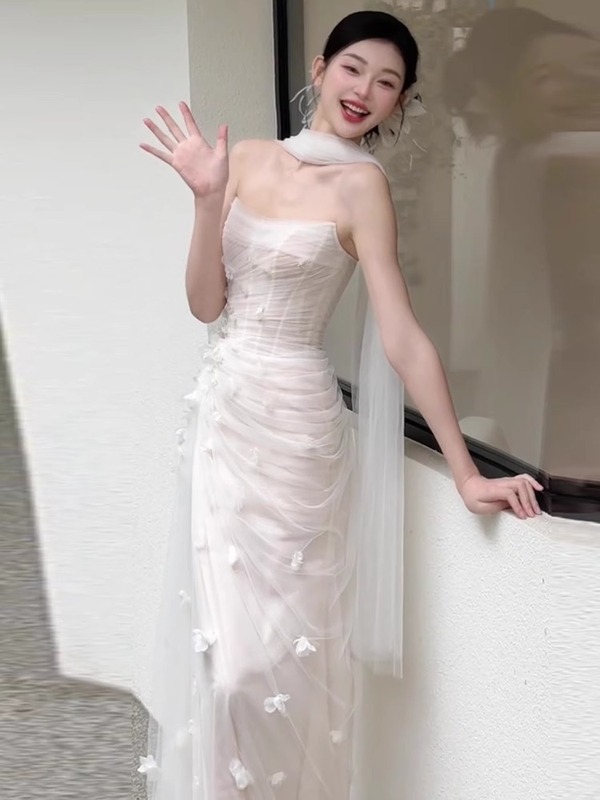 法式轻婚纱森系仙气鱼尾甜美新娘花朵晨袍轻奢抹胸订婚礼服出门纱|undefined