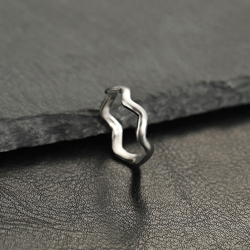 Manufacturer of Custom Shaped Stainless Steel Rings with Cross-Border Supply, Geometric Wave Openings, and Adjustable Decorative Accessories