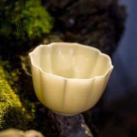 米黄花朵茶杯陶瓷主人杯 单杯女士品茗杯单个 花瓣造型功夫泡茶杯