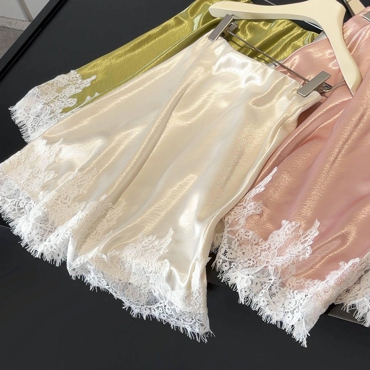 Heavyweight Acetate Lace Splicing High-Waisted Elegant Skirt for Women, New Summer Style Slimming A-Line Bodycon Midi Skirt