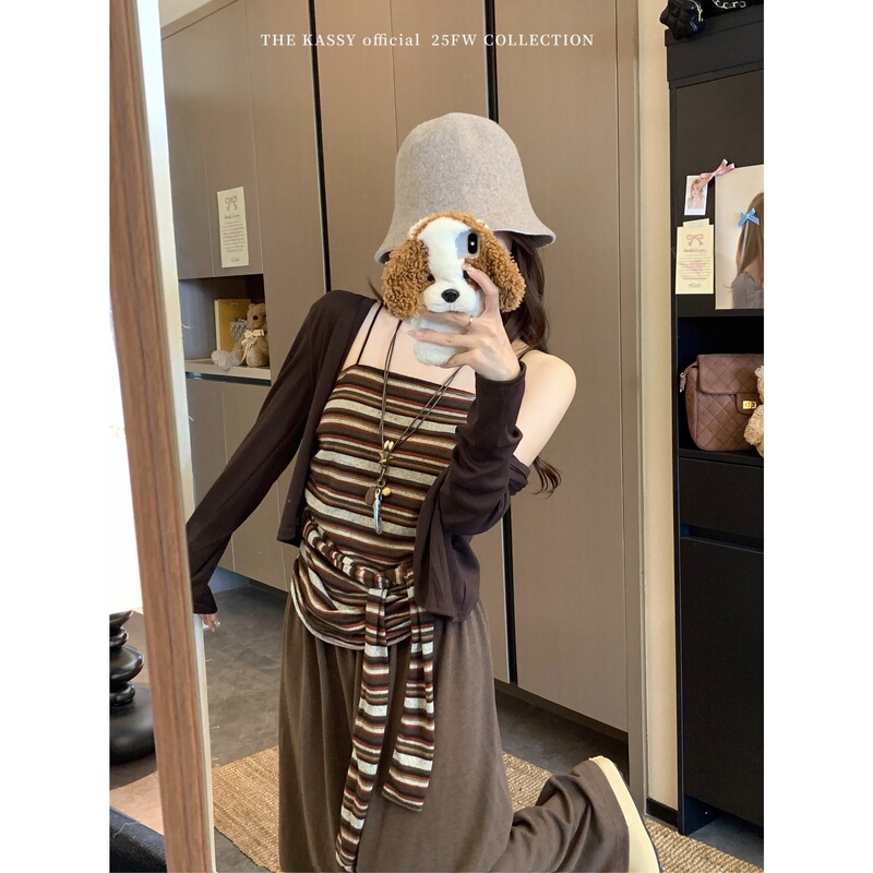 Retro Sun Protection Suit for Women in Autumn Long-Sleeved Cardigan Top with Straps and Bottoming Striped Tube Top Two-Piece Set Retro Sun Protection Suit for Women in Autumn Long-Sleeved Cardigan Top with Straps and Bottoming Striped Tube Top Two-Piece Set