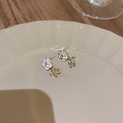 925 Silver Needles Fresh and Natural White Camellia Flower Earrings for Women, Instagram Trendy, Exquisite and Sparkling Zircon Earrings