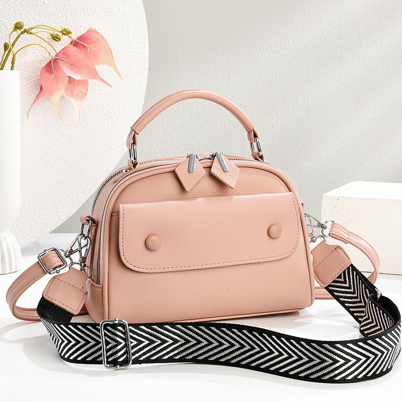Temperamento sensación de bolso cuadrado 2025 nuevo tipo de bolso de hombro casual de moda de viaje bolsos de mano versátiles