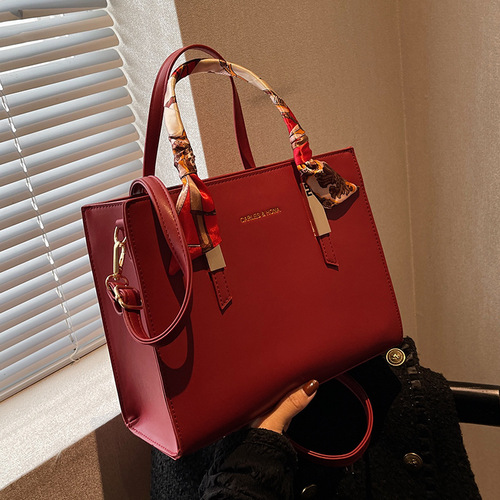 Wedding Bag 2024 High-end Small Handbag for Women, Autumn/Winter New Arrival Trendy Bridesmaid Bag, Hand-held Bag, Red, Wedding Bride Bag